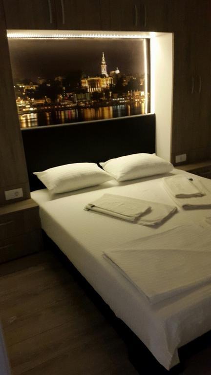 Apartment Fontana Belgrad Oda fotoğraf